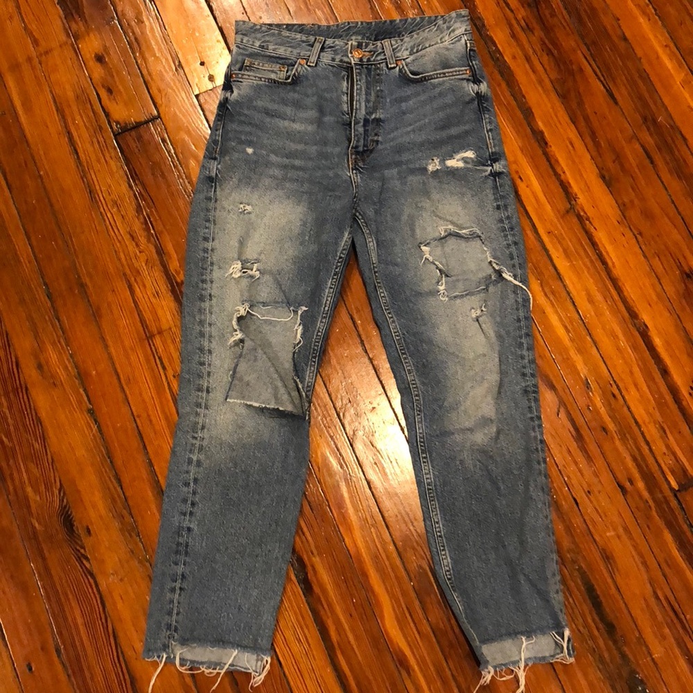 High Waisted Destroyed Jeans